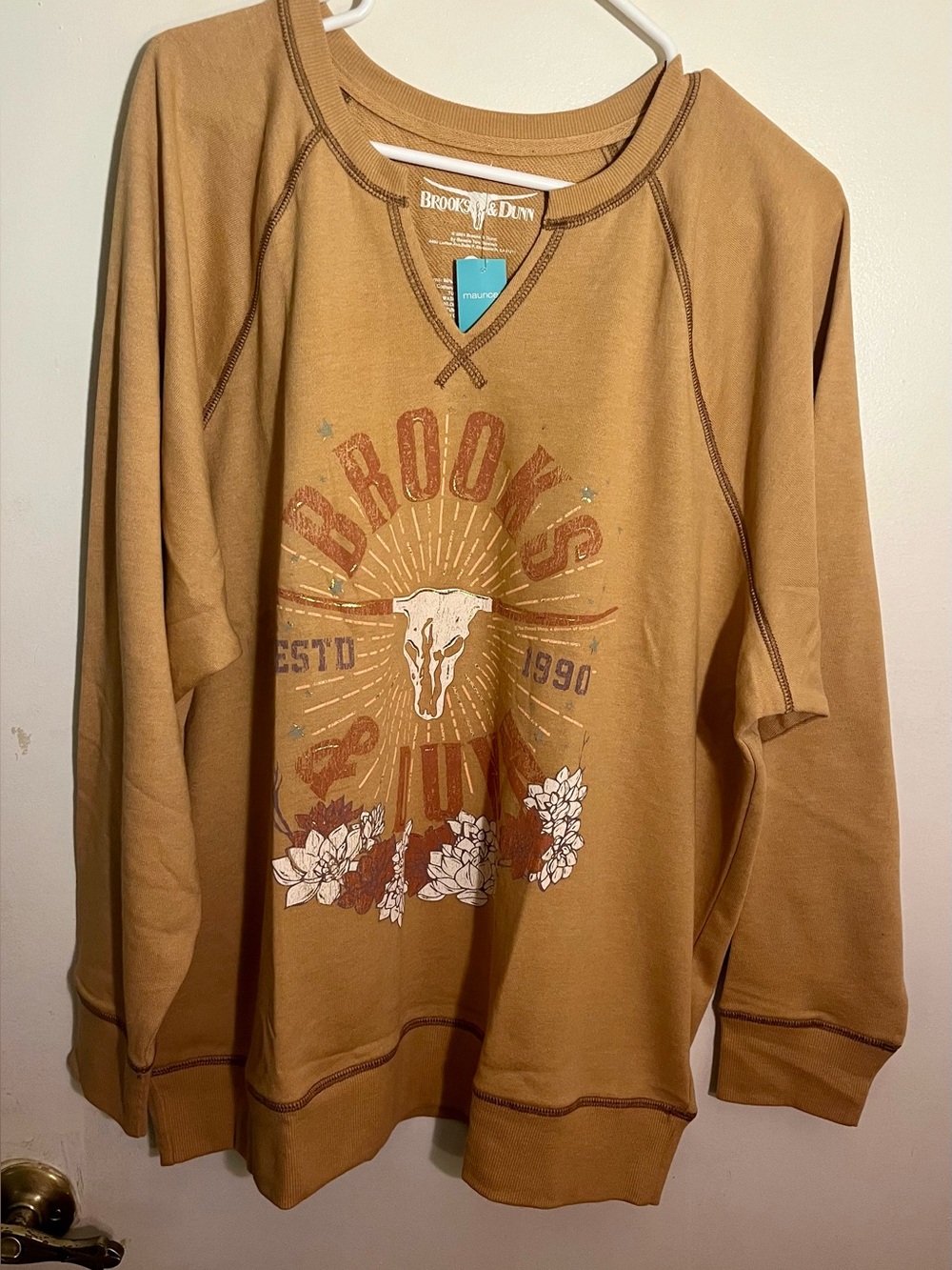 Brooks & Dunn Tan Graphic Crewneck Sweatshirt